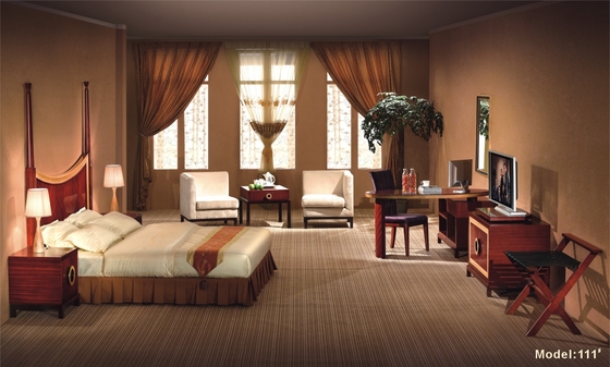 最高のホテルの寝室の家具はカシの純木の足によって置く