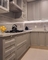 E1等級の合板の基盤のISO9001と置かれる白いラッカー食器棚